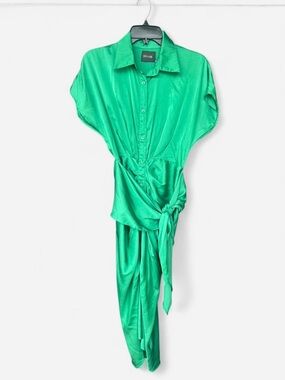 DO+BE Emerald Green Satin Button-Front Dress